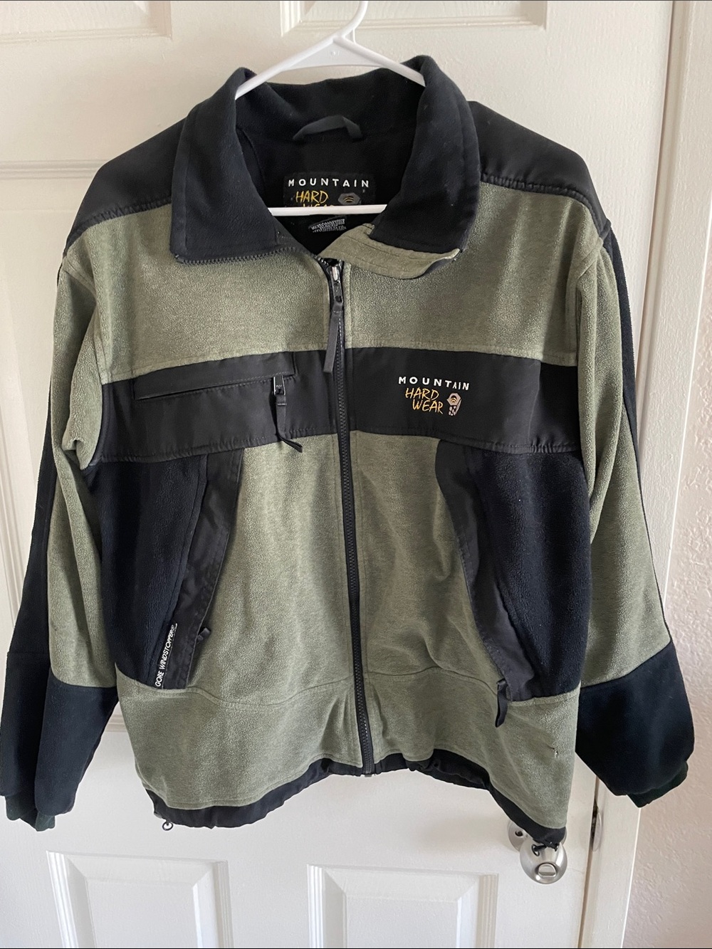 Mountain Hardwear Olive Green and Black Performance Fleece Jacket L